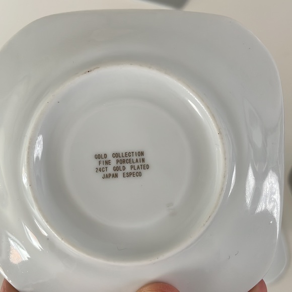 (2/$20) 6 x 24K gold plated tea saucers - Picture 10 of 11